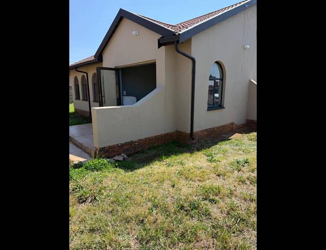3 BEDROOM HOUSE FOR SALE IN ZAKARIYYA PARK